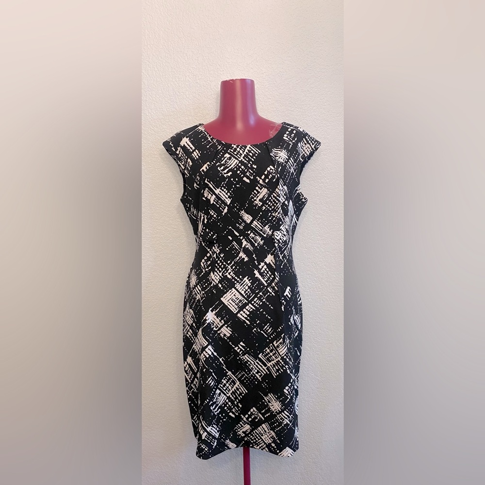 Connected Apparel Black and White Sheath Mini Dress